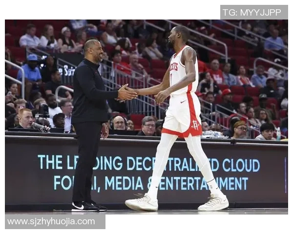 2019年火箭队与湖人队激战回顾：明星对决与战术较量的精彩瞬间