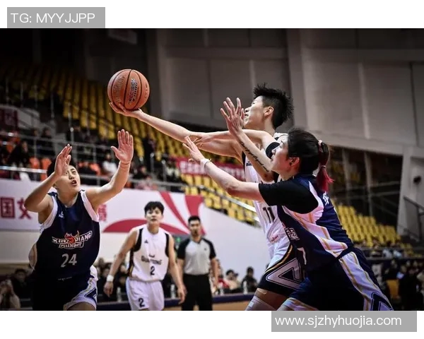 NBA球队与中国队的精彩对决展现篮球魅力与文化交流的完美结合