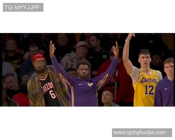 詹姆斯带领湖人逆转击败勇士，赢得季后赛首胜