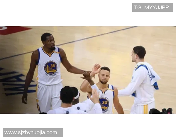 勇士队再度蝉联总冠军，库里成为MVP