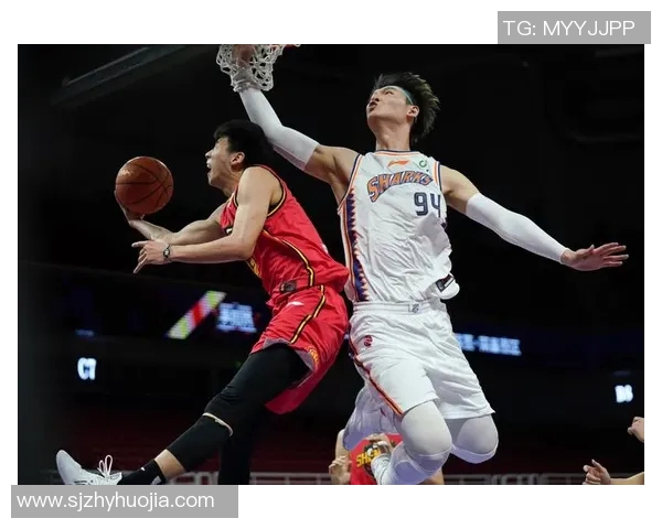 王哲林带领中国男篮迎战国际强队展现实力与决心