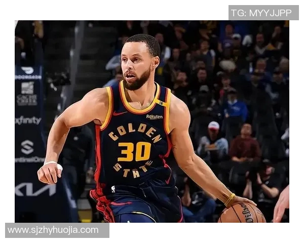 勇士队创历史奇迹以73胜战绩征服灰熊队展现无与伦比的篮球实力 勇士队创历史奇迹以73胜战绩征服灰熊队展现无与伦比的篮球实力